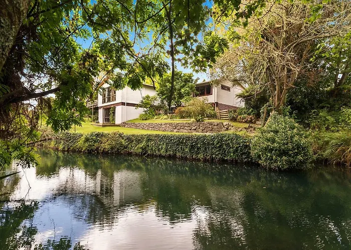 Classical Lockwood House Nearby The Stream * Rotorua